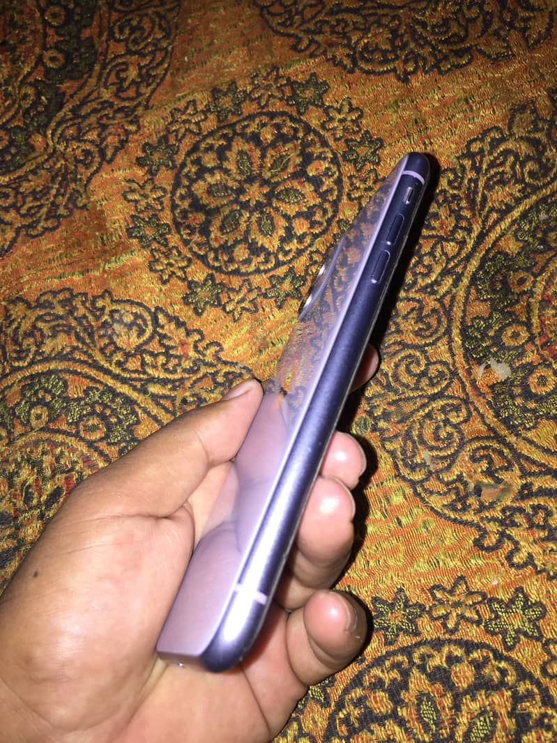Apple iPhone 11 9