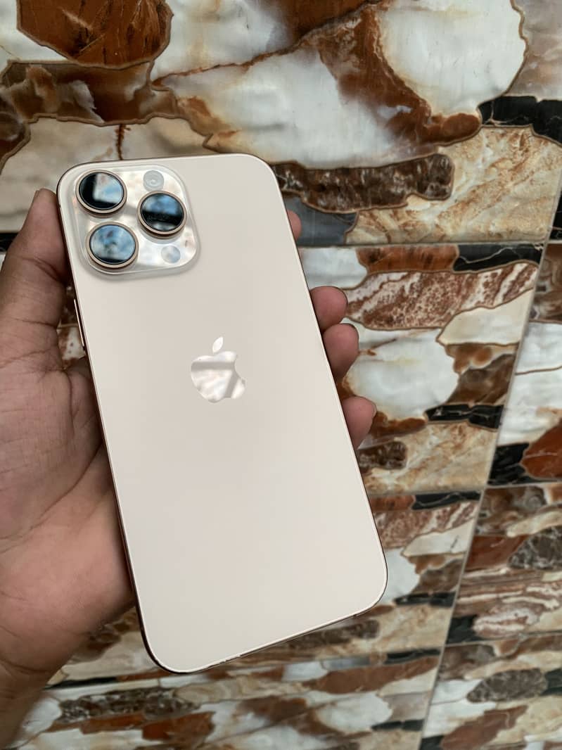 iPhone 16 pro max 1