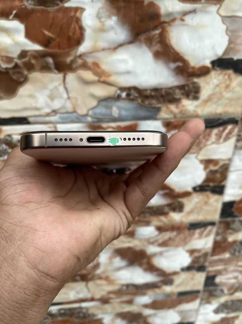 iPhone 16 pro max 3