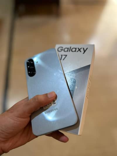 SAMSUNG Galaxy A17