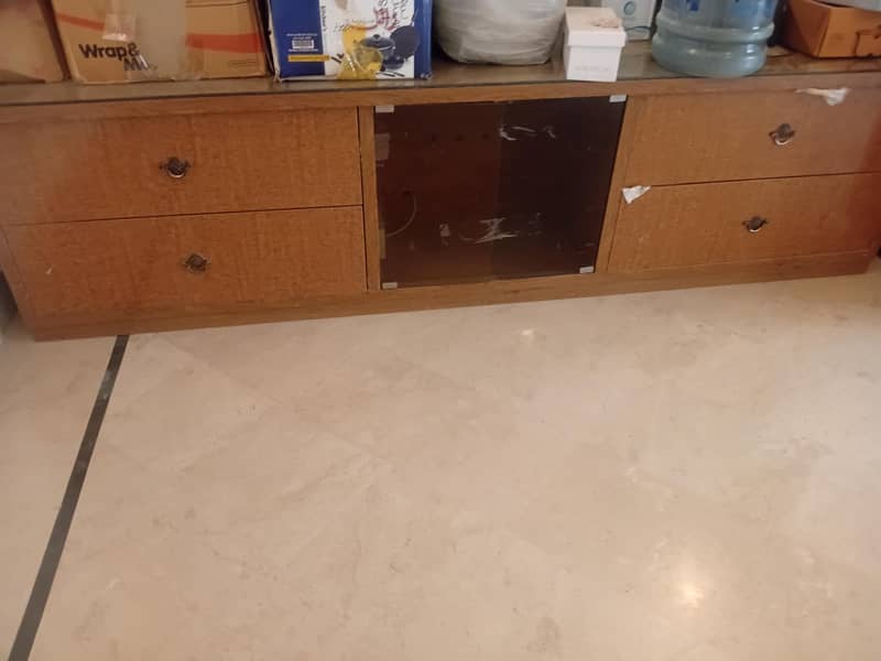 tv. console 1