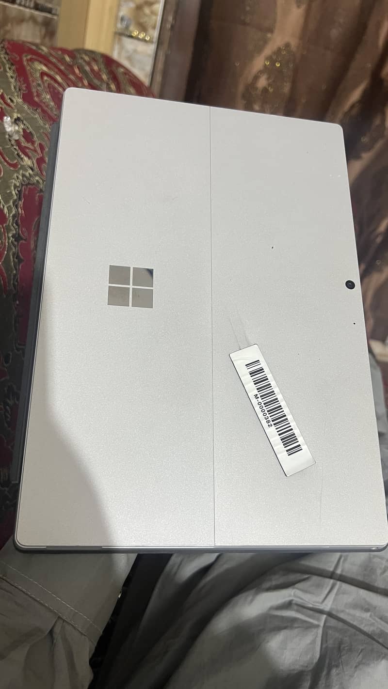 Microsoft Surface 7 pro 1