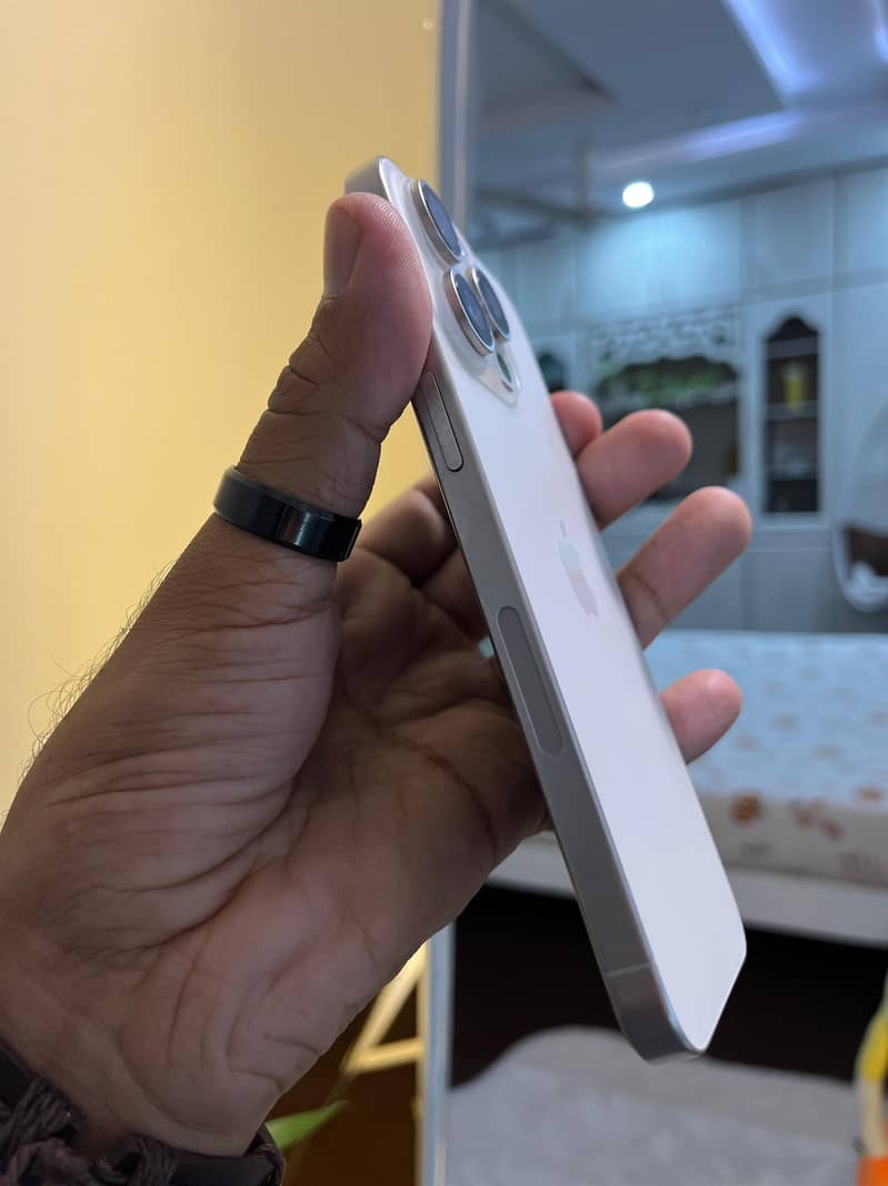 IPhone 15 pro max 3