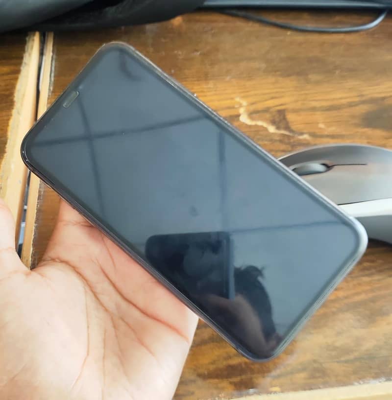 Iphone 11 j. v 1