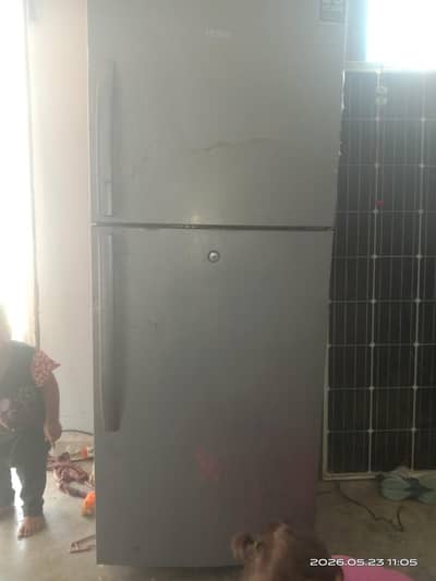 I m selling my fridge need money urjant