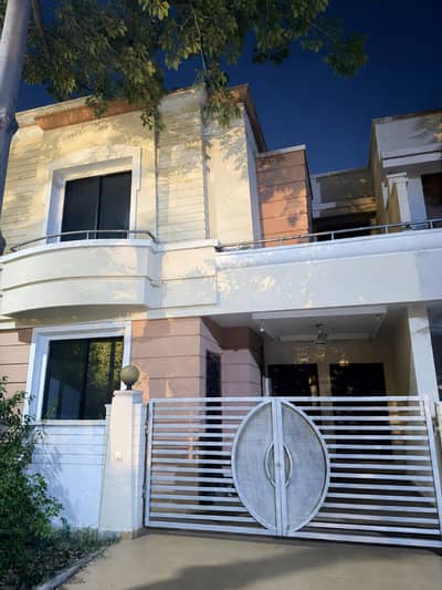 Prime Location 5 Marla Park Facing House Available for Sale - Dream Gardens