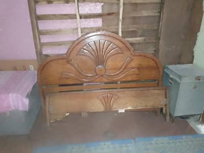 wooden bed good condition