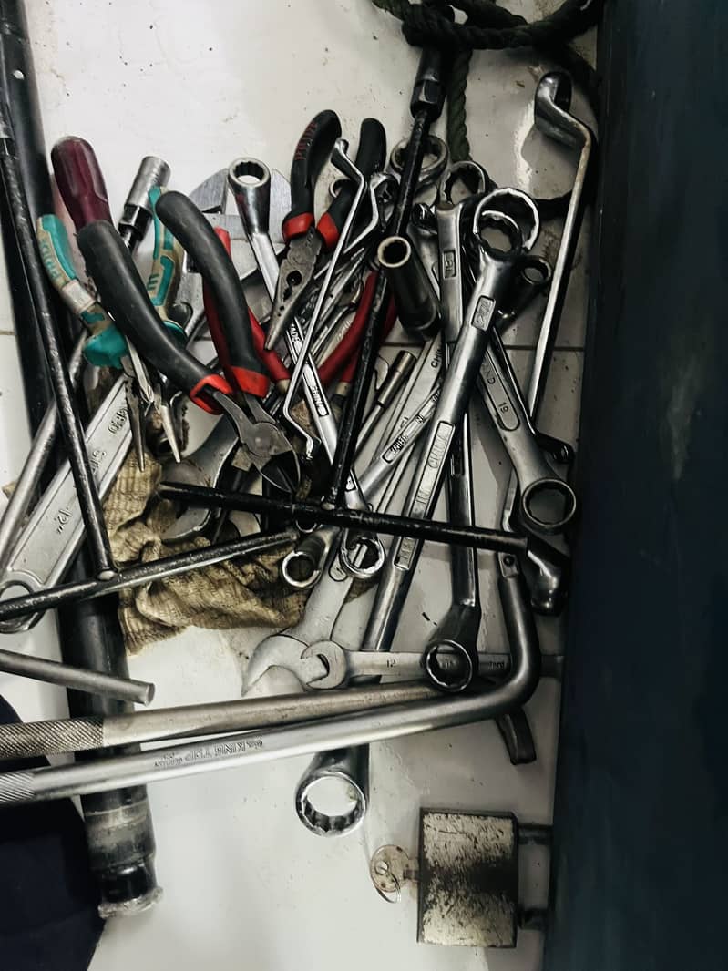 Garage Tools 6