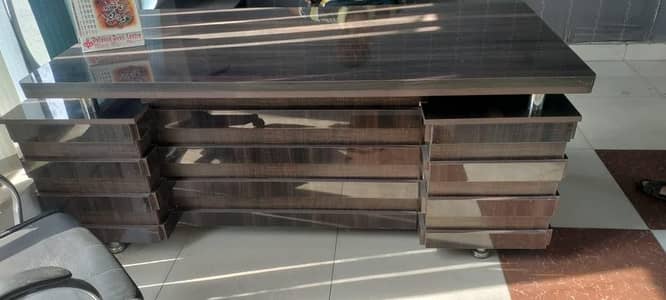 Good looking new exactive table fire sale in reasonable price
