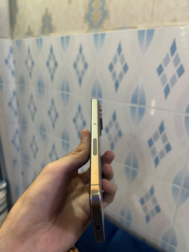 Iphone 15 Pro max 2