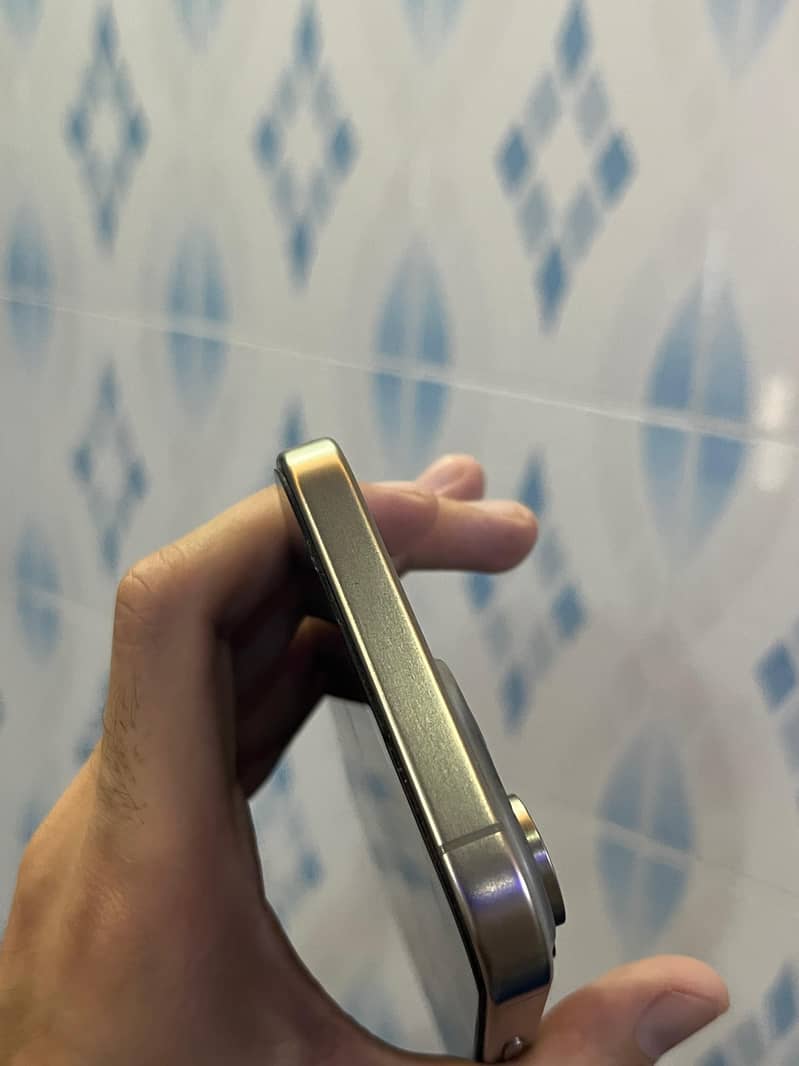 Iphone 15 Pro max 4
