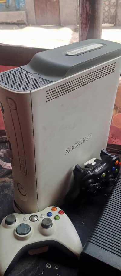 Xbox360 Used like new 4 month used