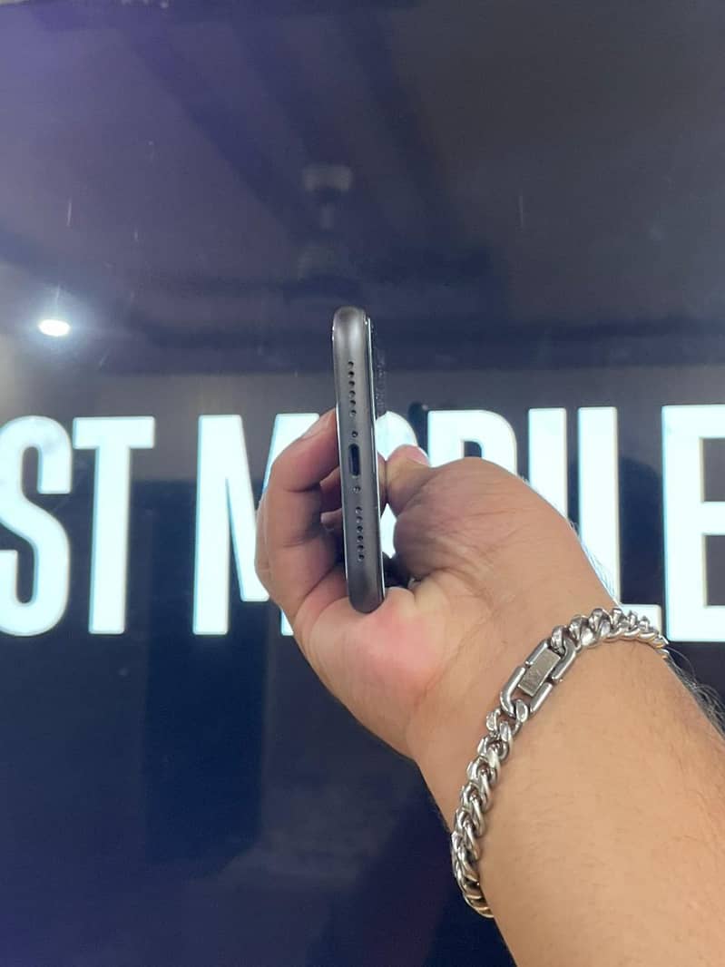 iPhone 11 All Sim Working 1