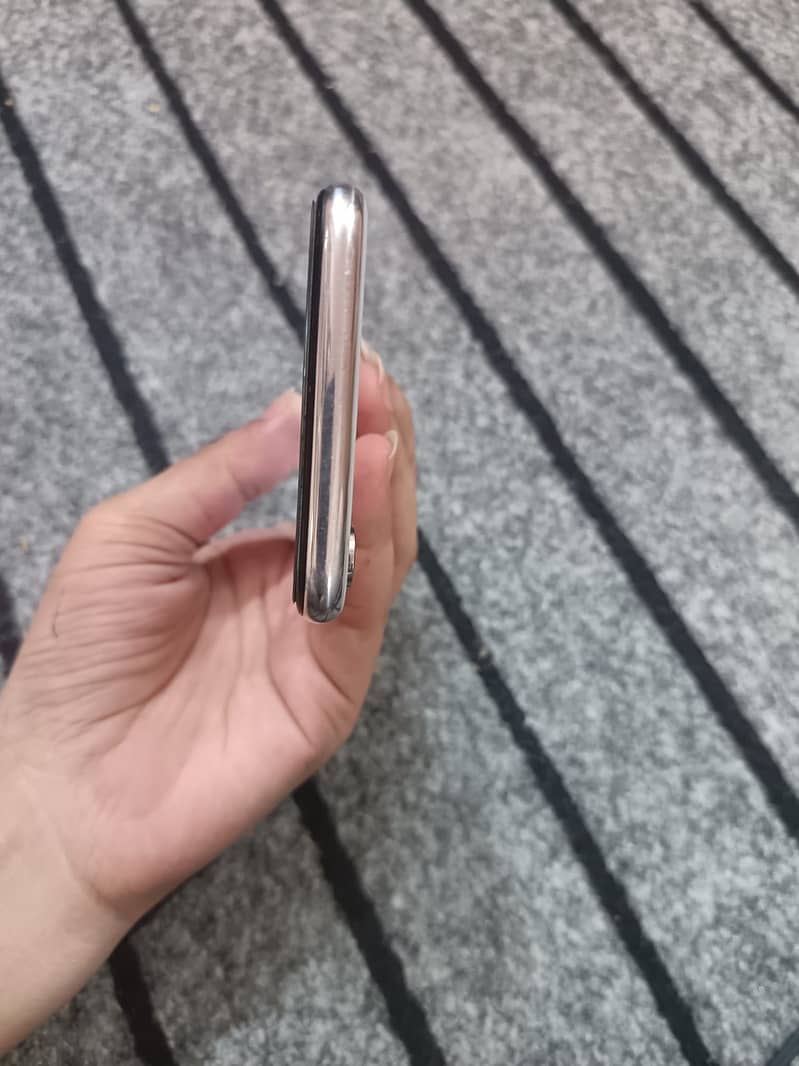 Apple iPhone X 5
