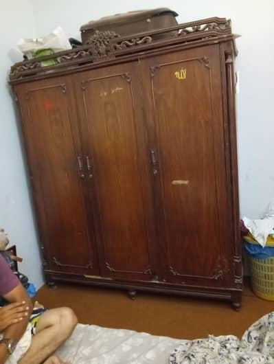 shesham patex almarih used but like new