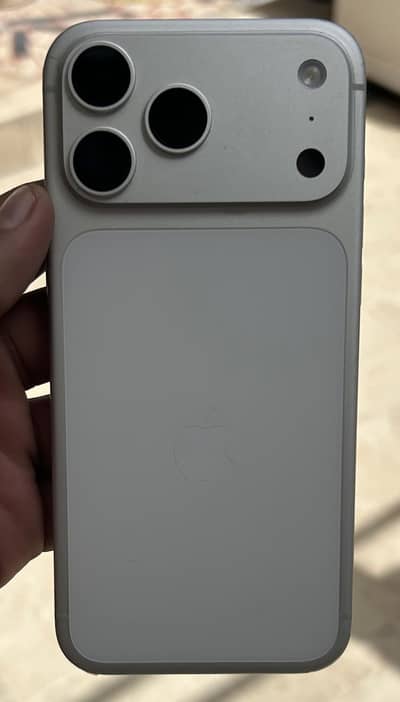 Iphone 17 pro Max 1 month Sim time
