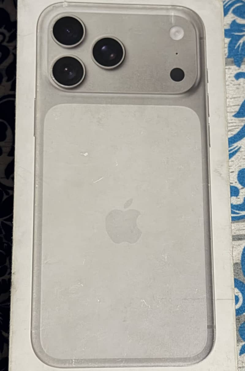Iphone 17 pro Max 1 month Sim time 1
