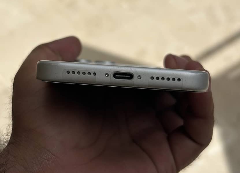 Iphone 17 pro Max 1 month Sim time 3
