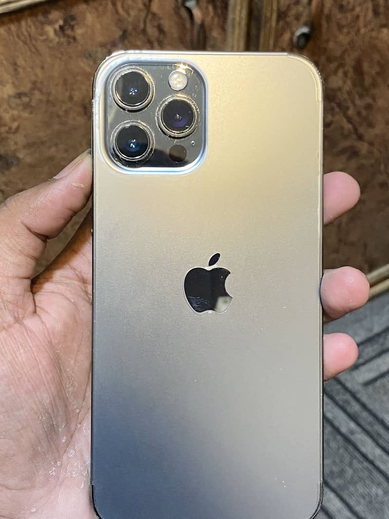 iPhone 12 pro Max 4