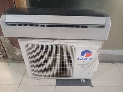 Gree 1ton inverter Ac office use  gas leak now