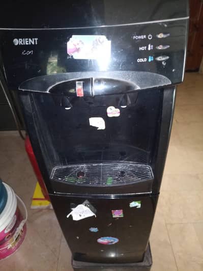 Water Dispenser With Fridge