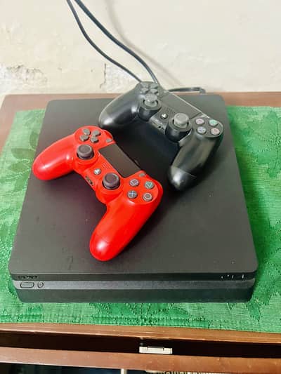 Play station 4 Slim 1 TB
