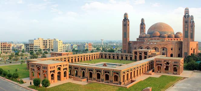 3 MARLA HOT LOCATION COMMERCIAL PLOT FOR SALE IN OVERSEAS B BLOCK- BAHRIA TOWN LAHORE