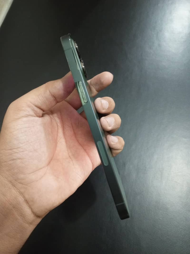 Iphone 13pro max 4