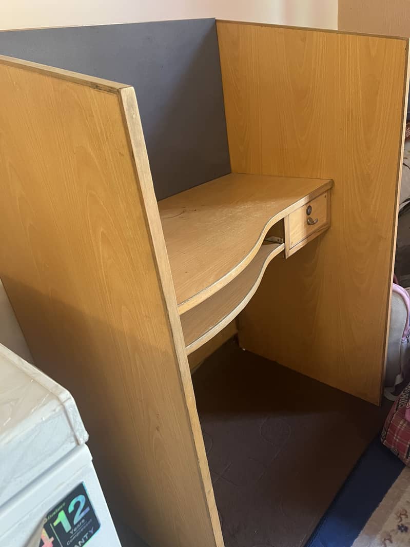Study table, office table 0