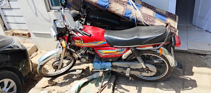 Hi speed motorcycle 70cc model 2022 for sale in Islamabad sector i- 11