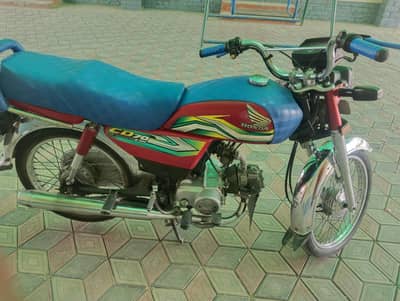 bilkul lush condition original 1 hath Ki chali hoi hy 03007317455
