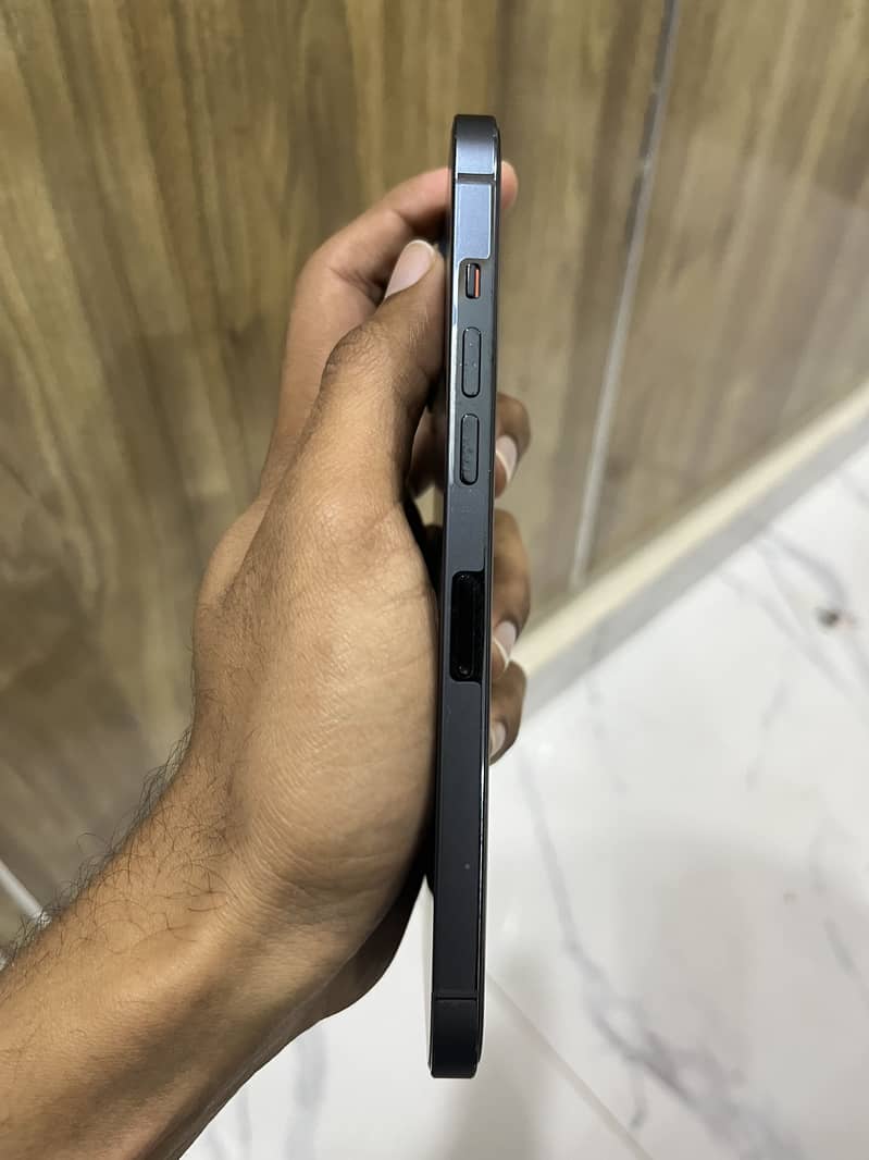 iPhone 12 pro max 1