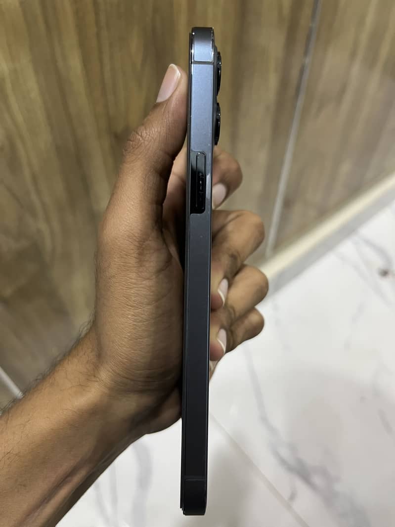 iPhone 12 pro max 2