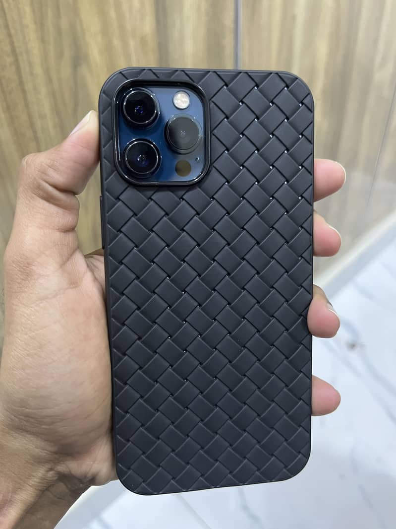 iPhone 12 pro max 4