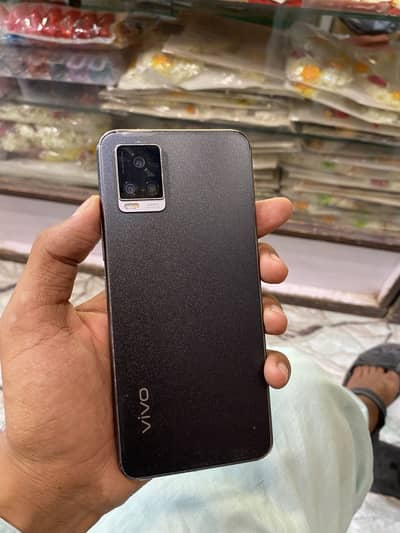 Vivo v20 with box