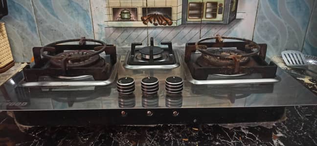 3 burner stove only 3 months used