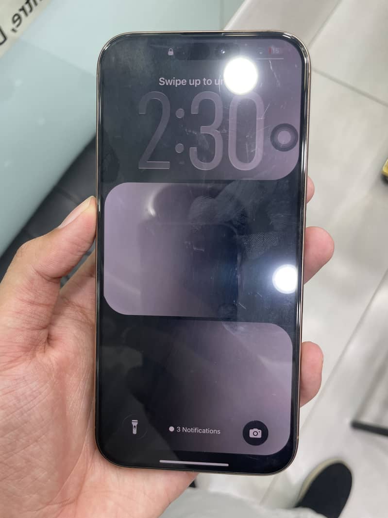 Apple iPhone 16 Pro Max 2