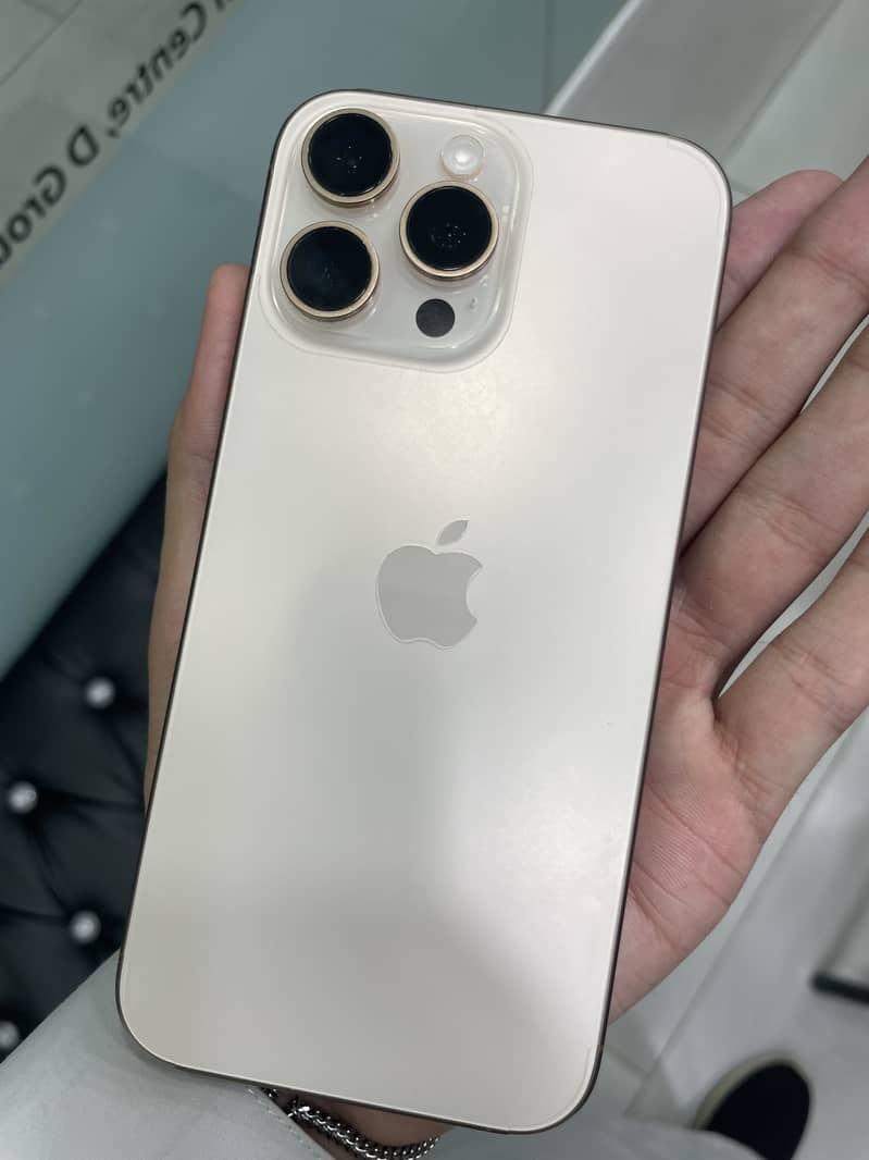 Apple iPhone 16 Pro Max 5
