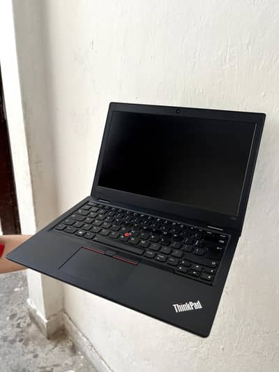 Lenovo thinkpad L390 Core i5 8th gen 8 Gb ram 256 Gb NVME SSD