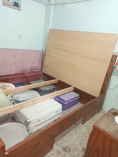 KING BED WITH KING MATTRESS FOR SALE SLIGHTLY USED LOOK LIKE NEW