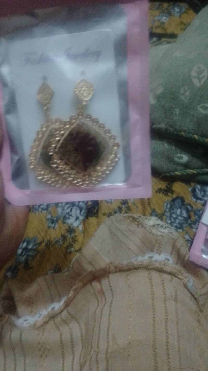risen lockets 2