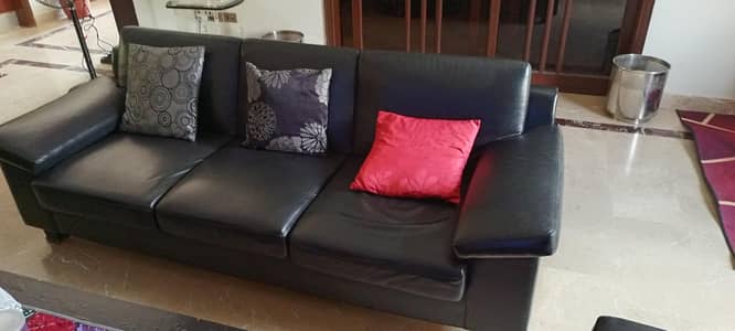 American leatherette lounge sofa set in very good condition