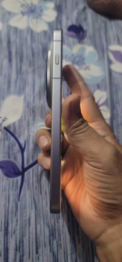 vivo x300 pro uze 10 by 10 only uze 25 days all assi available hy