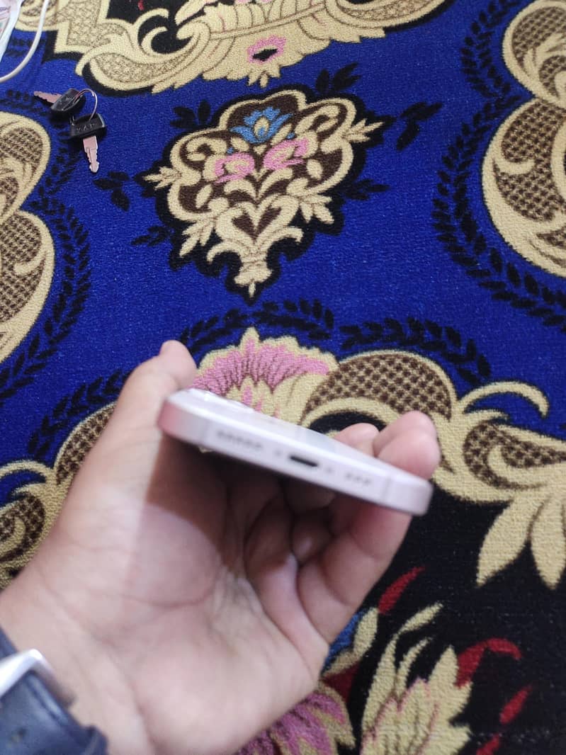 Apple iPhone 13 3