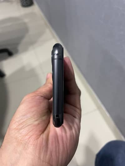 Iphone 11 pro 64 GB 96 battery health - Total Genuine