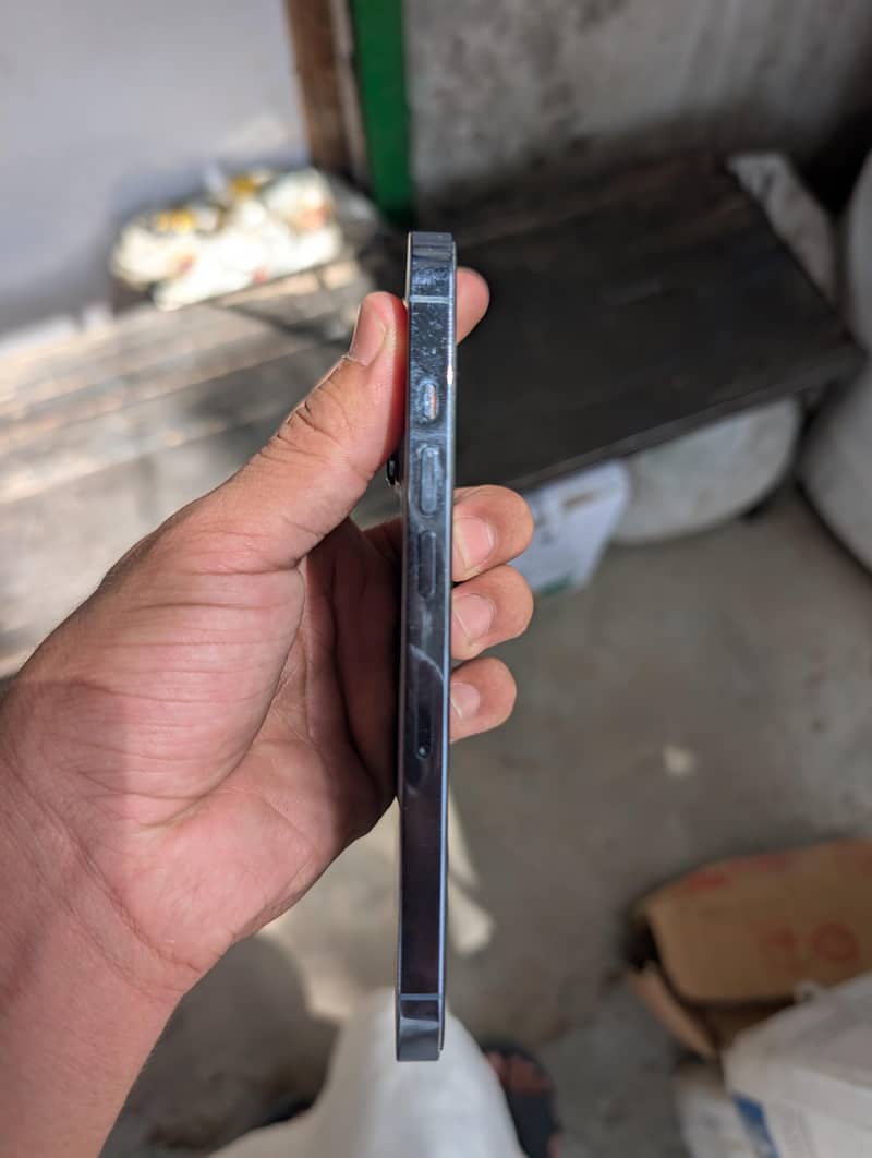 iphone 13 pro 2