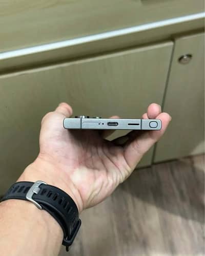Selling samsung 24ultra with 12/512