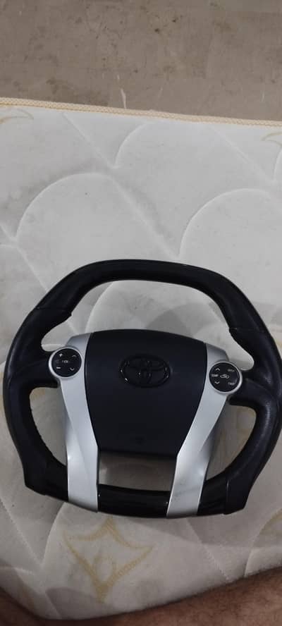 Toyota prius & Aqua Steering wheel