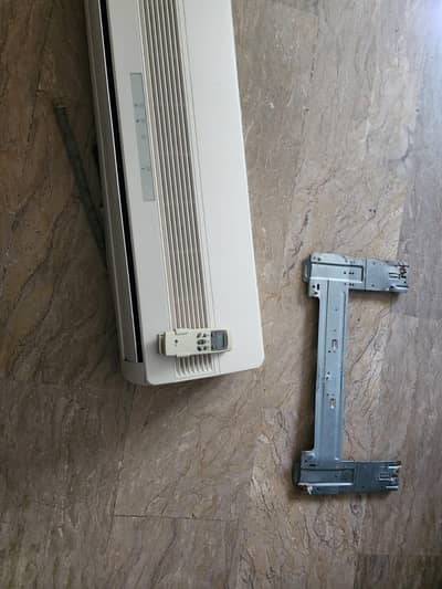 1 TON LG AC for sale