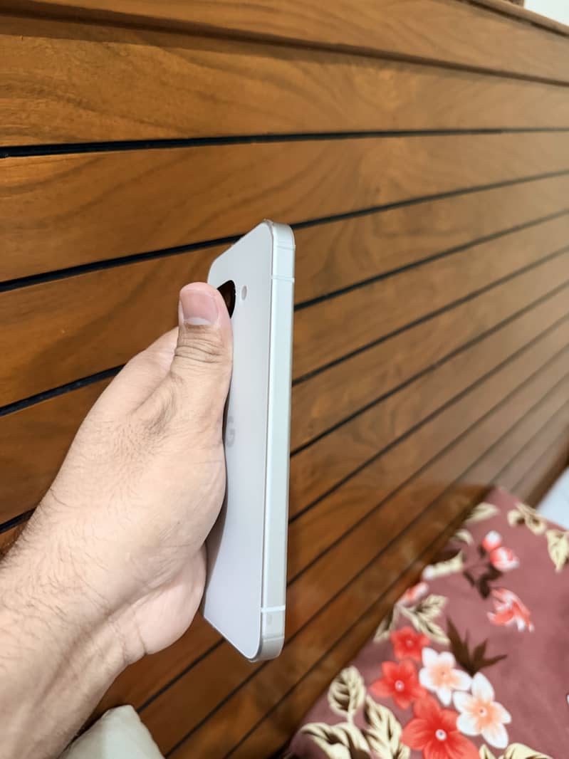 Google Pixel 9a 1